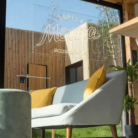 Moana Eco Surf House