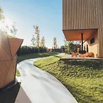 Moana Eco Surf House * Sopelana