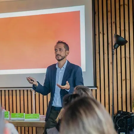 Moana Eco Surf House Hostel *