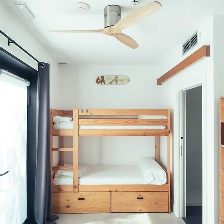 Moana Eco Surf House Сопелана